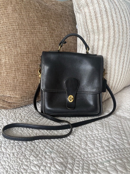 Coach Handbags - Vintage Coach 5130 Station Purse